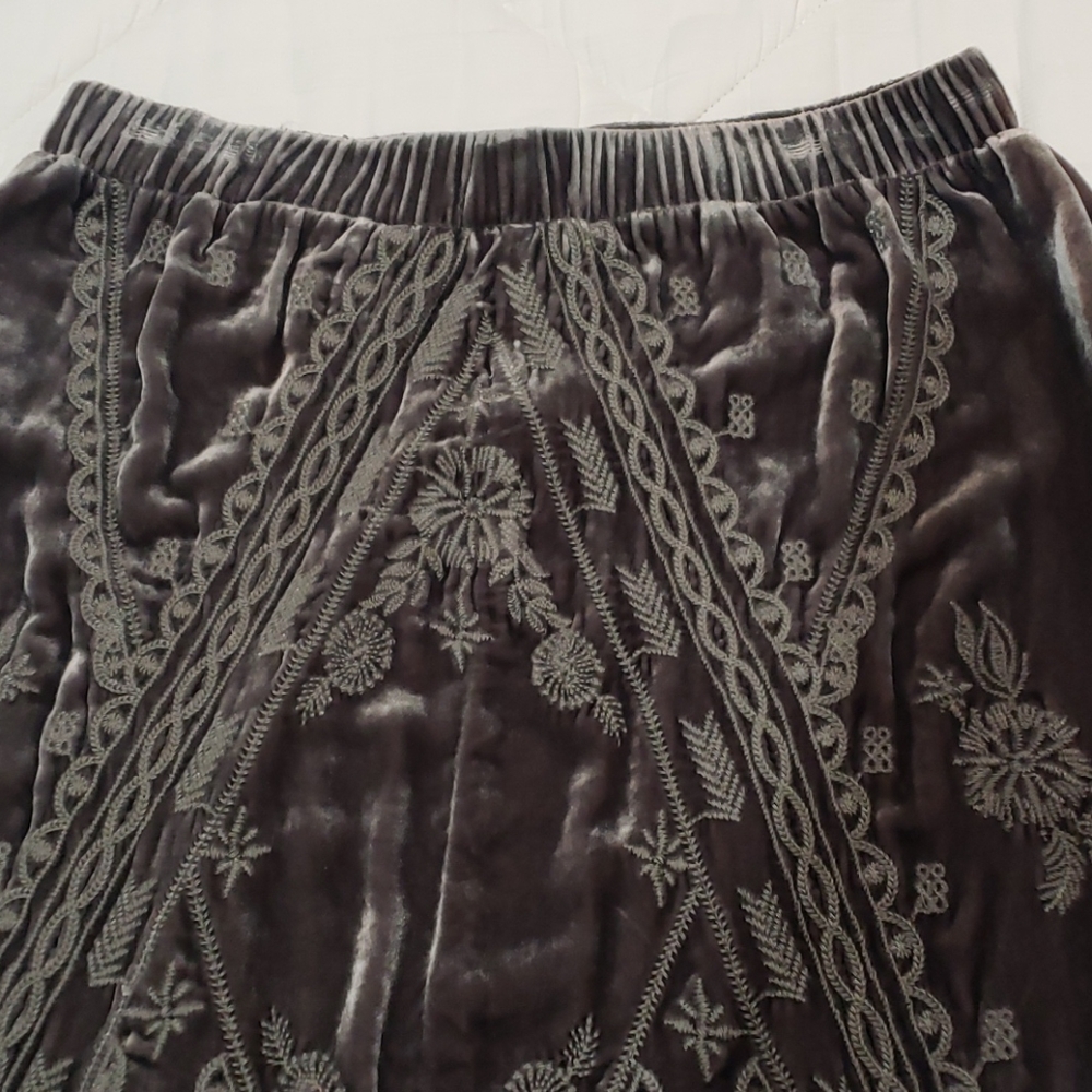 Nwt Johnny Was Embroidered Velvet Skirt Small - Picture 7 of 8